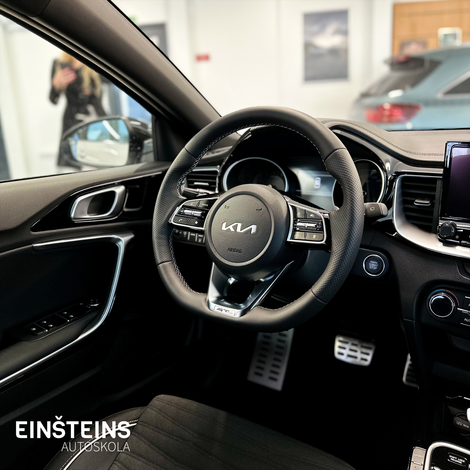 Jaunās CSDD vadīšanas eksāmena automašīnas | Autoskola Einšteins